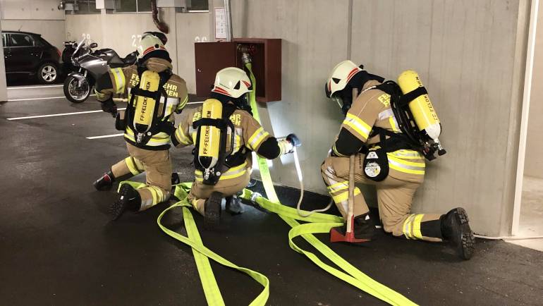 Atemschutzübung: Tiefgaragenbrand