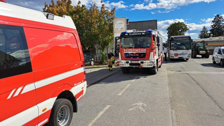 VU Linienbus gegen Motorrad