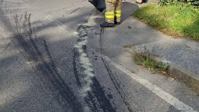Ölspur im Ortsgebiet