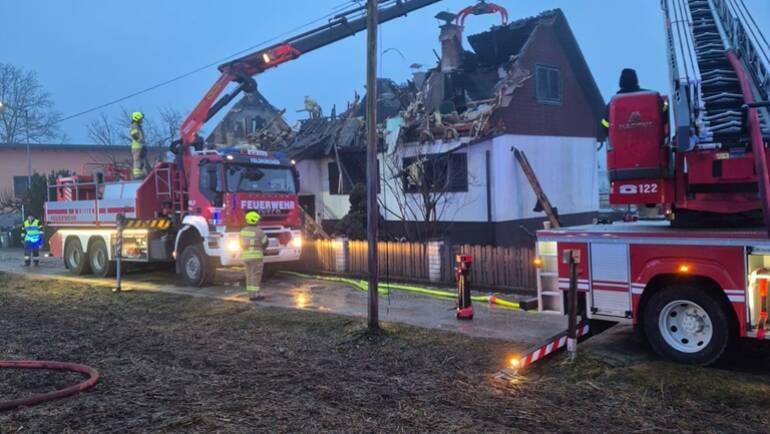 Wohnhausbrand in Kalsdorf; Nachlöscharbeiten