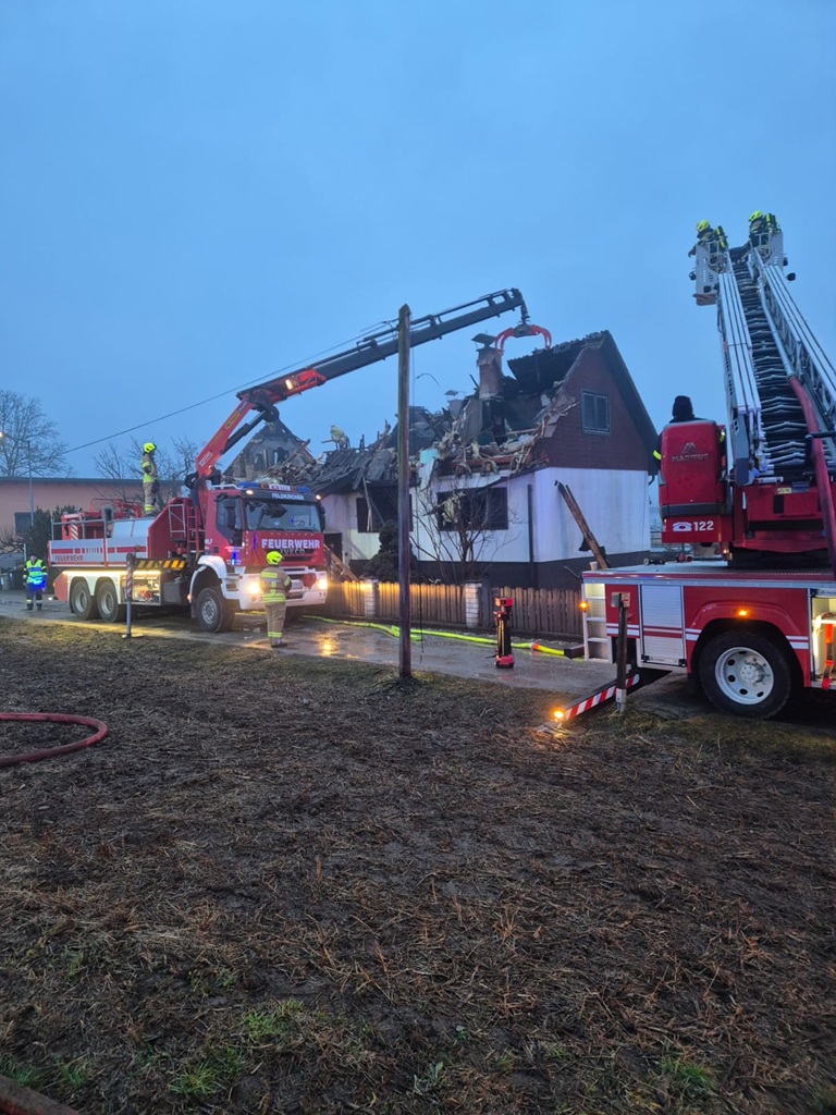 Wohnhausbrand in Kalsdorf; Nachlöscharbeiten
